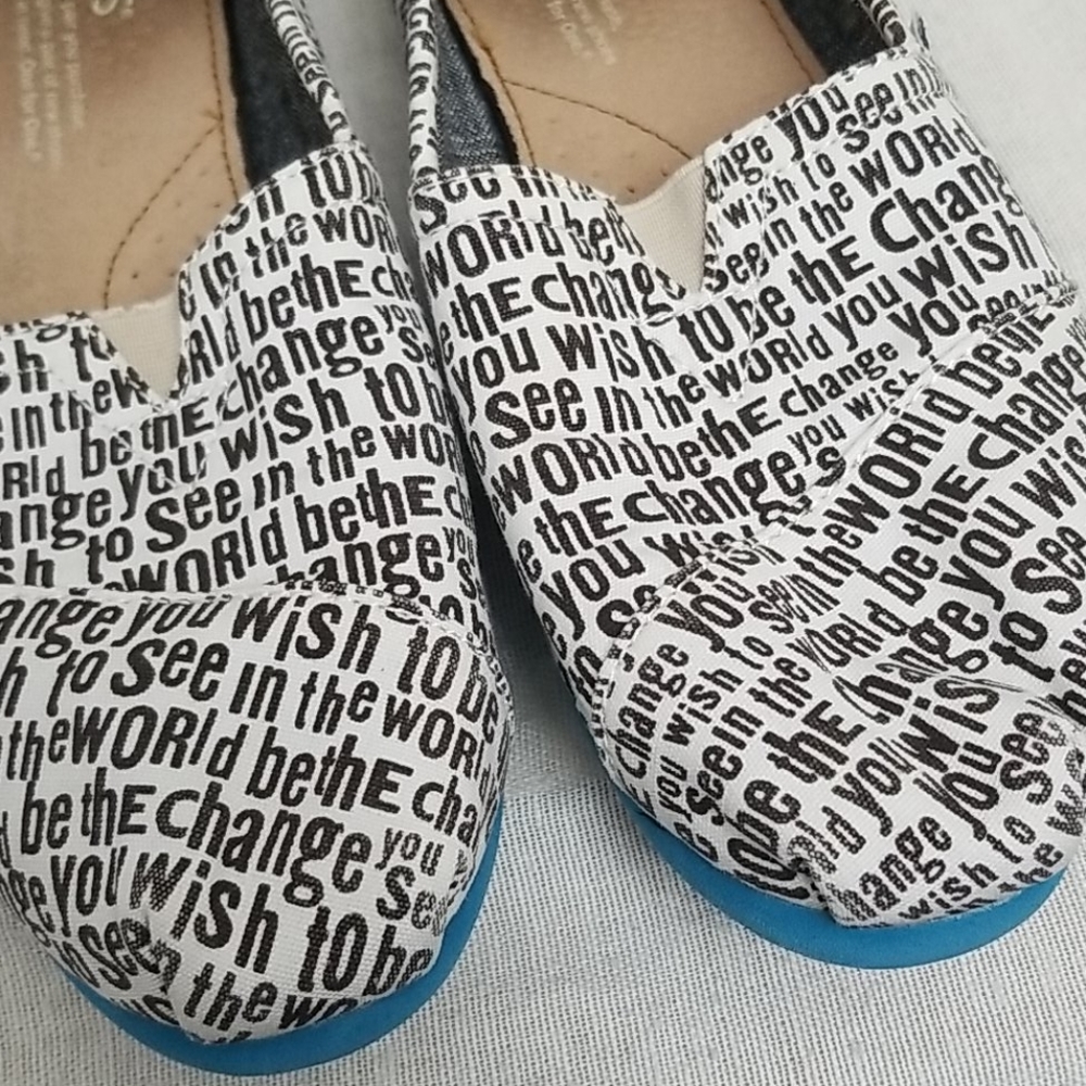 Toms "Be the Change You Wish to Be" Shoes - 7.5 - Picture 3 of 6